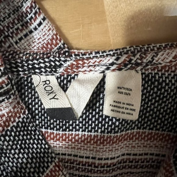 Roxy Womens Sweater XS Extra Small Red Black Aztec Knit Design V Neck Hooded - Picture 9 of 9